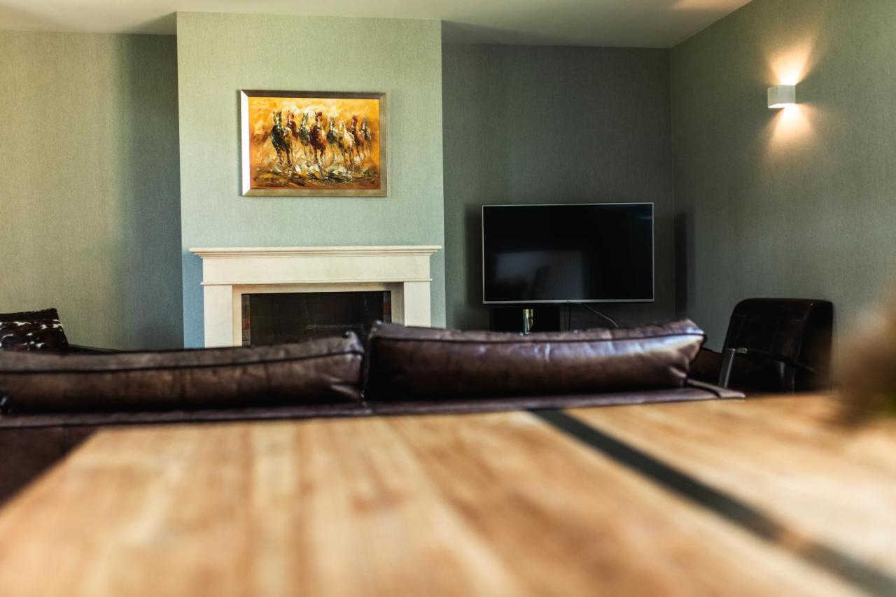 Kolisheide Villa Peer Exteriör bild